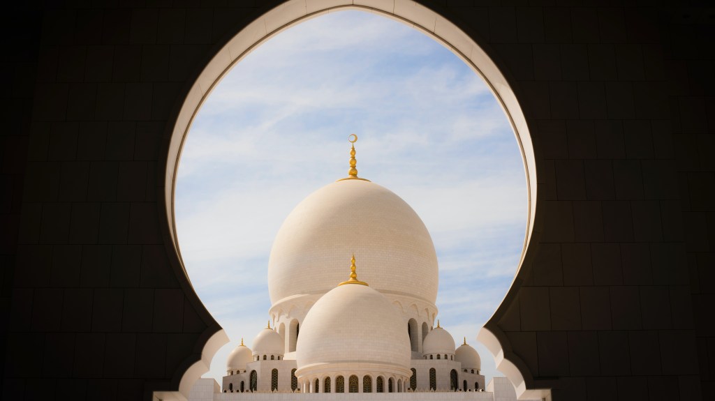 Abu Dhabi Grand Mosque traditional views during the Abu Dhabi City Tour of Evening Desert Ride.